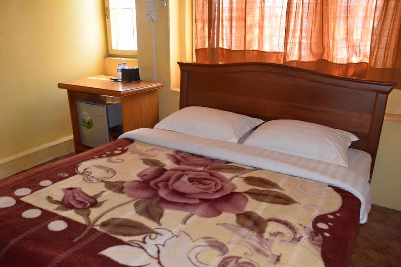 Yee Shin Guest House Hsipaw Dış mekan fotoğraf